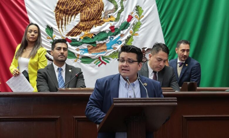 Toño Carreño, MC