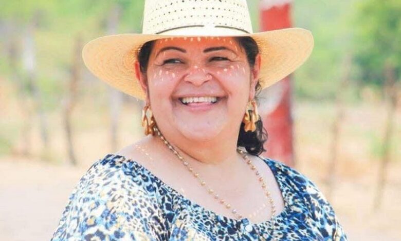 Marta Laura Mendoza, Tepalcatepec