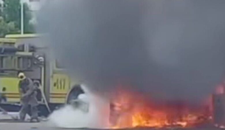 Incendio de camioneta