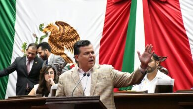 Memo Valencia, Hipólito Mora