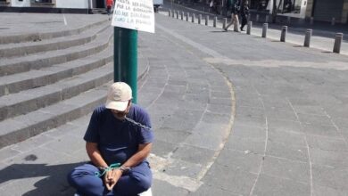 Ricardo Ordoñez Jerez se manifiesta en la Plaza Lerdo de Xalapa