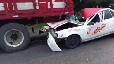 Choque por alcance entre taxi y camión