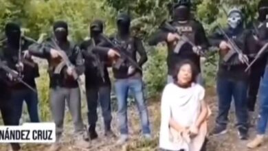 Maestra jubilada amenazada por criminales armados