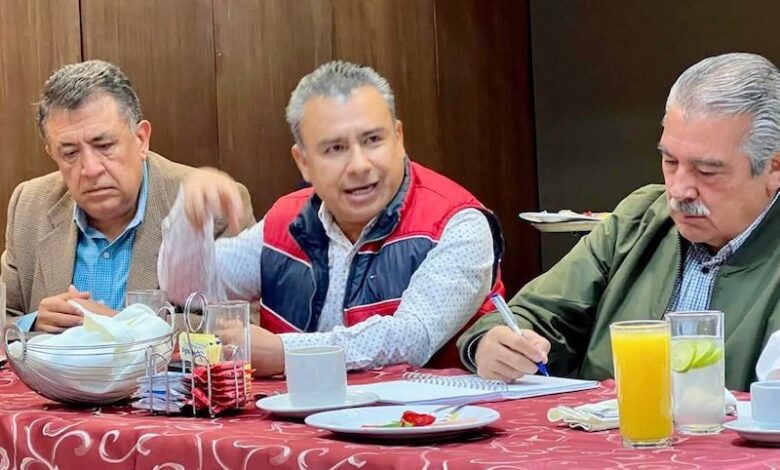 Fidel Calderón en reunión con Raúl Morón