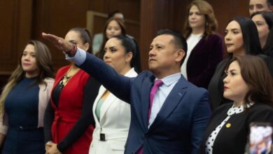 Carlos Torres Piña y diputadas