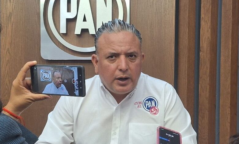 Carlos Quintana da entrevista en la sede del PAN