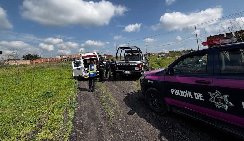 Patrullas y ambulancia en una brecha