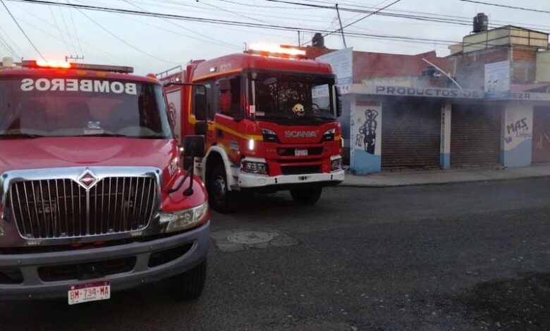 Camiones de bomberos en un incendio