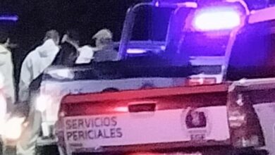 Camioneta de Servicios Periciales de la FGE de Michoacán