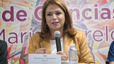 Fabiola Alanís en rueda de prensa