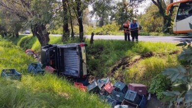 Camioneta volcada