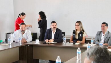 Yankel Benítez y Joanna Moreno en reunión