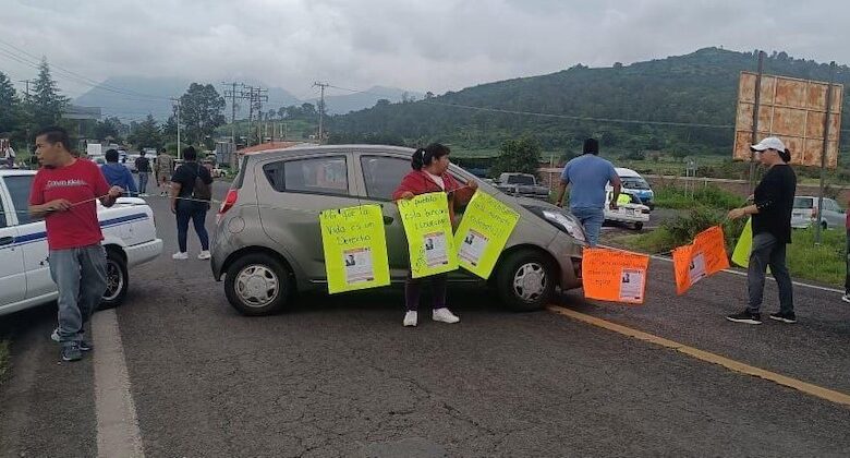 Bloqueo carretero en Tzintzuntzan