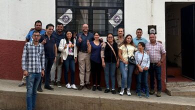 José Manuel Hinojosa con panistas de Tacámbaro