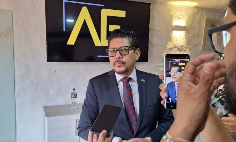 Isaac Diaz González en entrevista