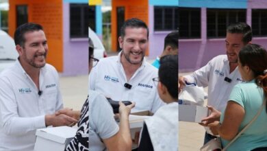 Hugo Servín entrega calzado escolar