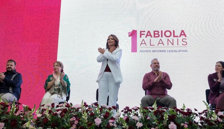 Fabiola Alanís en su Primer Informe Legislativo