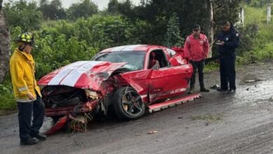 Ford Mustang rojo chocado