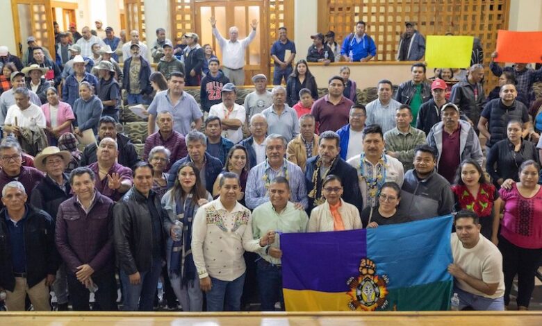 Raúl Morón con indígenas