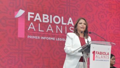 Fabiola Alanís en discurso
