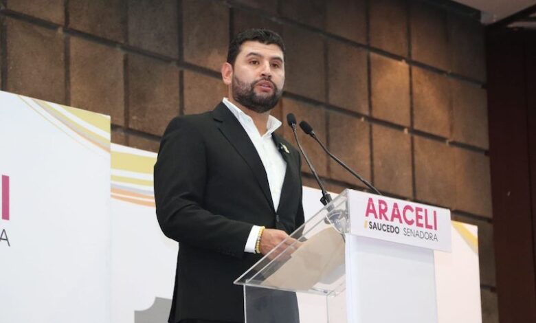 Octavio Ocampo en discurso