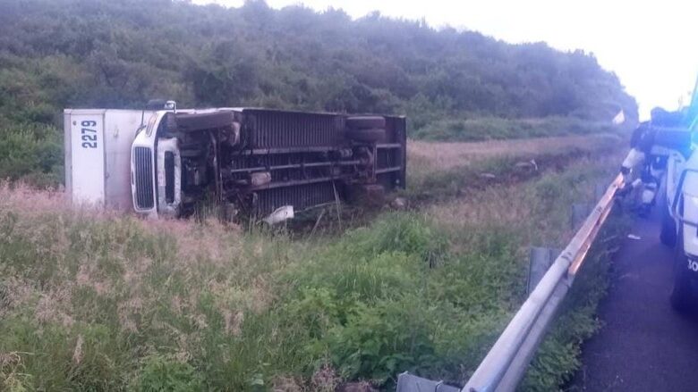 Vuelca tráiler
