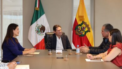 Alfonso Martínez en reunión