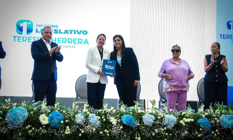 Teresita Herrera en su Primer Informe Legislativo