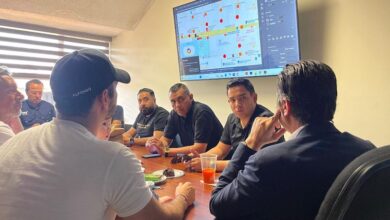 Alfonso Martínez en reunión de trabajo