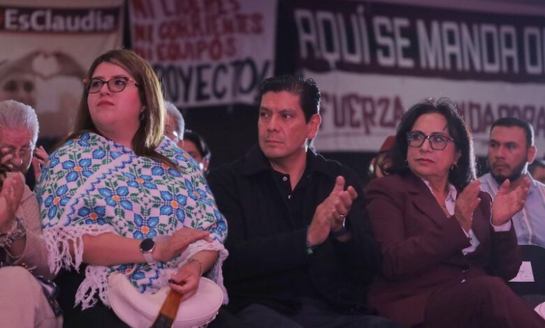 Ernesto Núñez aplaudiendo