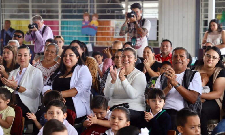 Padres de familia y estudiantes