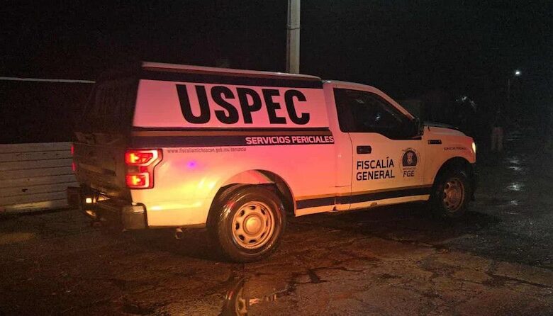 Camioneta de la USPEC de la FGE de Michoacán