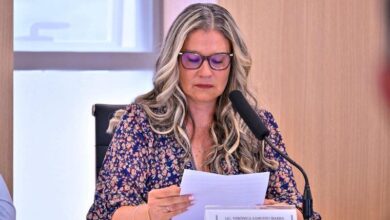 Verónica Zamudio en sesión de Cabildo de Morelia