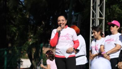 Adriana Hernández en discurso