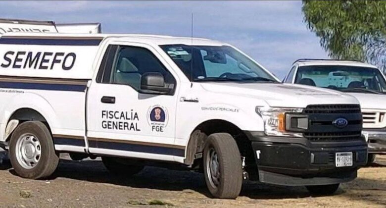 Camioneta del Semefo