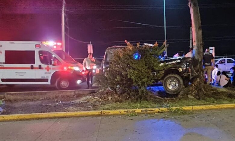 Jeep chocado contra auto