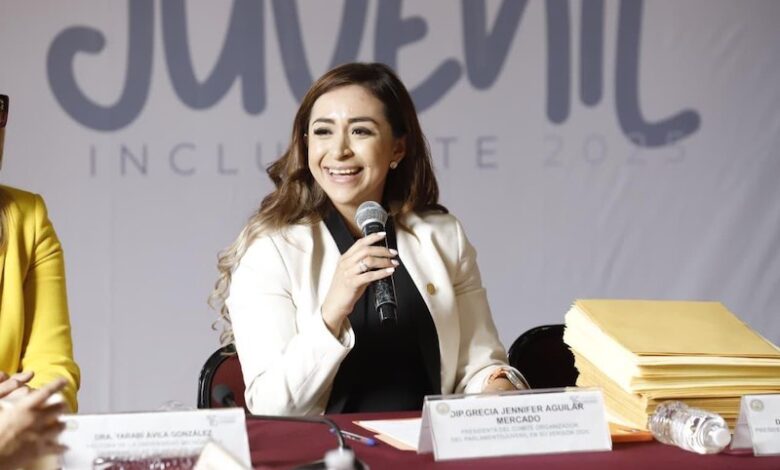 Grecia Aguilar en rueda de prensa