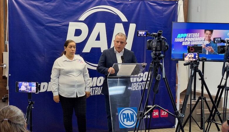 Carlos Quintana ofrece rueda de prensa