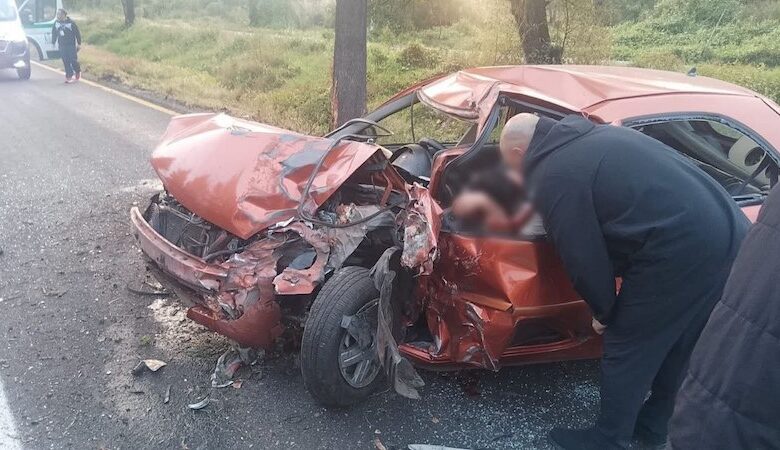 Auto chocado y destrozado