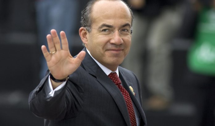 Felipe Calderón considera regresar de forma activa al PAN