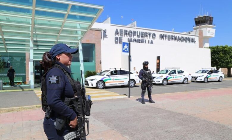 Policías vigilan Aeropuerto Internacional de Morelia
