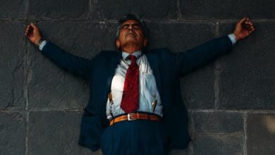 Hombre tirado en el piso