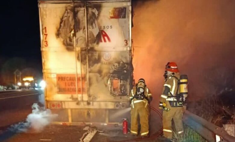 Se incendia camión