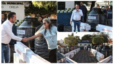 Hugo Servín entrega paquetes de calentador solar