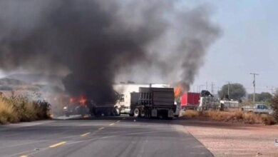 Bloqueo carretero y quemas de vehículos