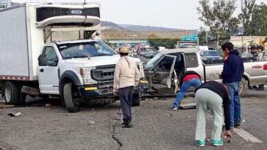 Choque entre camionetas