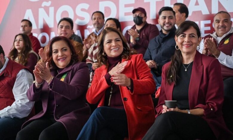 Fabiola Alanís en evento del Morena