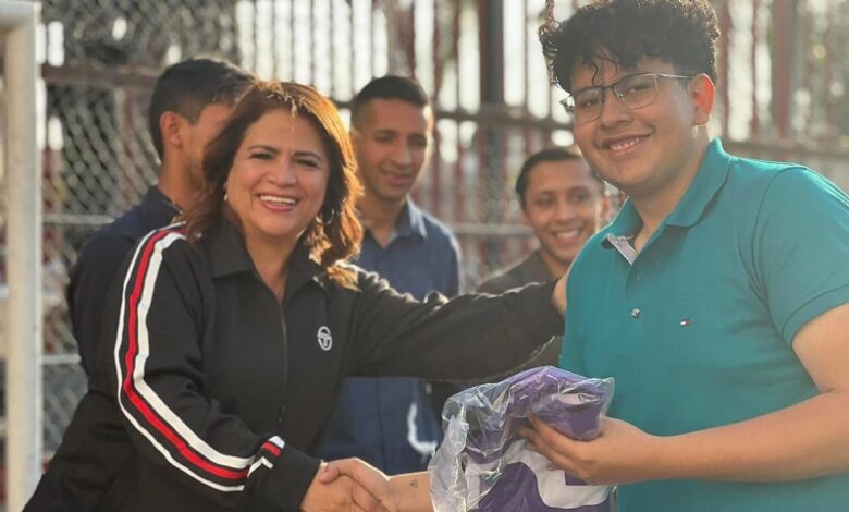 Fabiola Alanís, juventudes