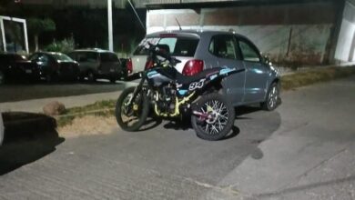 Motocicleta y auto