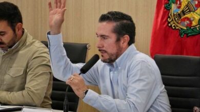 Hugo Servín en sesión de Cabildo